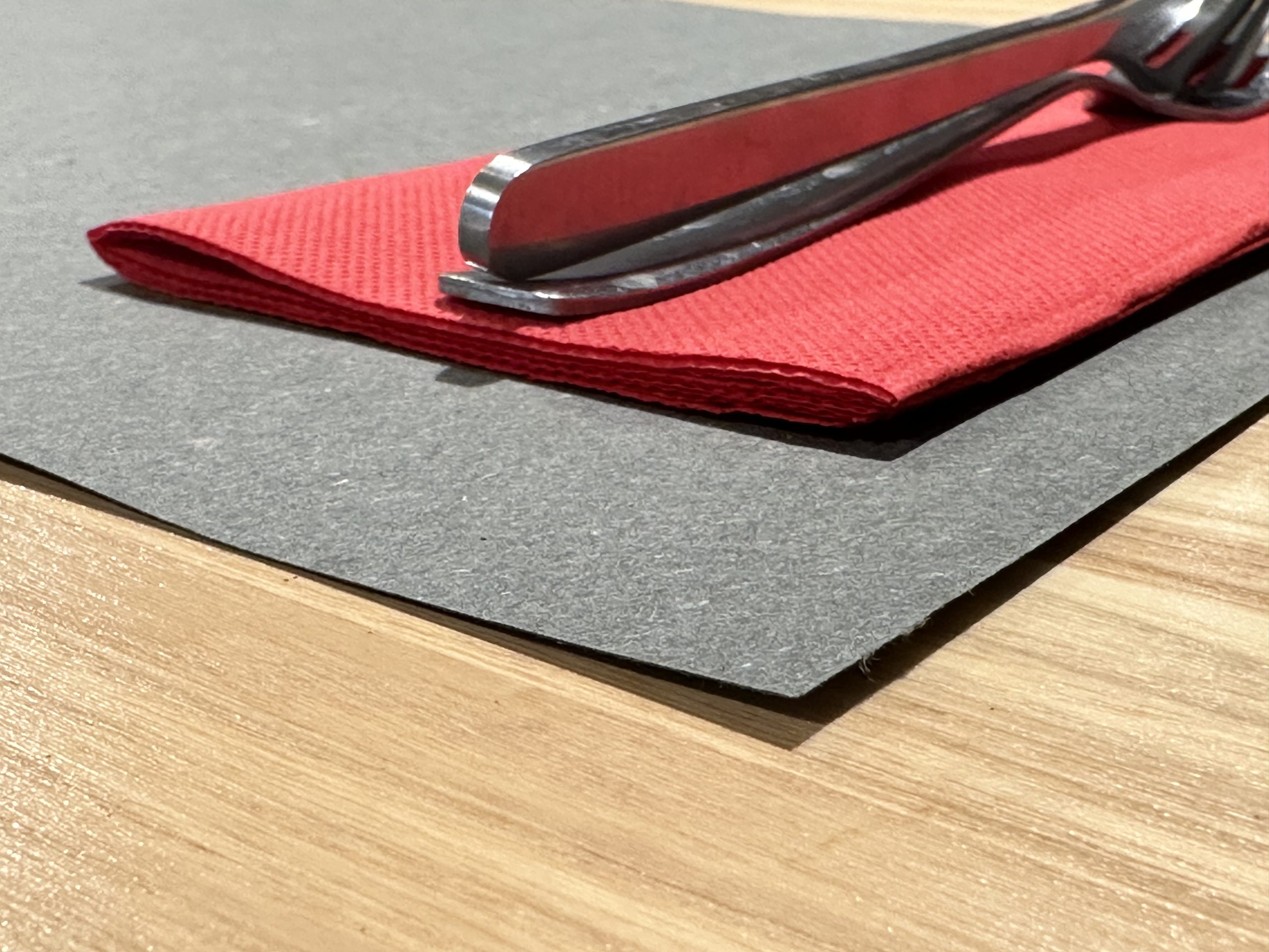 Tovagliette usa e getta | Antracite | Resistente 120gr | 500 fogli | - immagine 4